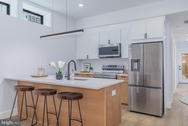 Photo - 1012 17th Pl NE Unit 1