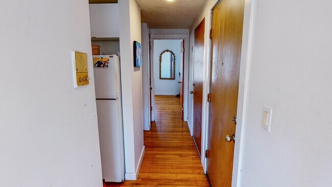 Photo - Architect-Designed 1BR in East Rock | Exposed Brick | Steps to Yale SOM Unidad 1