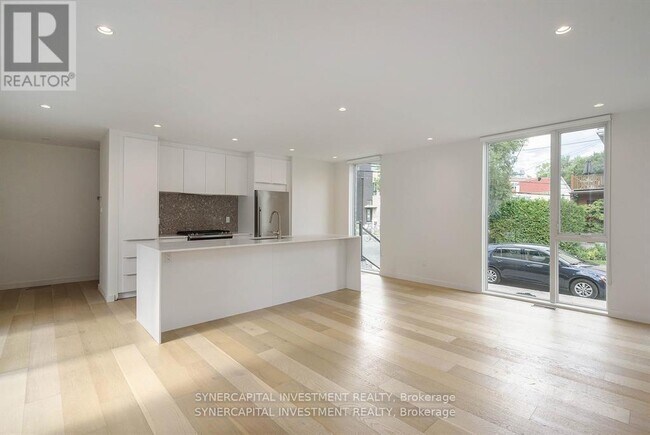 Photo - 14B Chapleau Ave