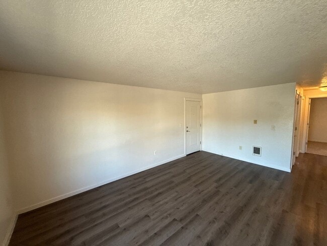 Photo - 918 Bryan Ct