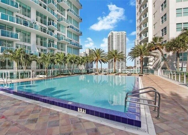 Photo - 41 SE 5th St Unidad 501