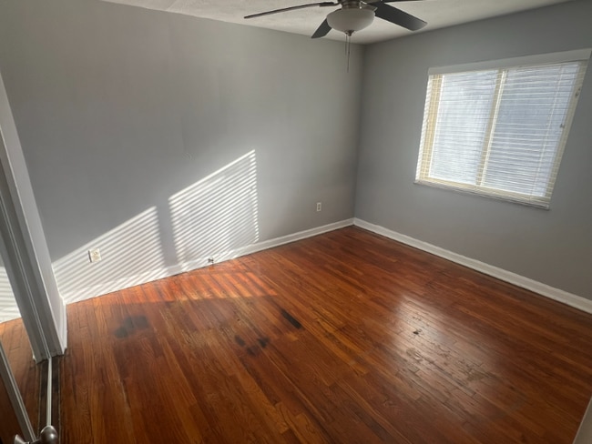 Photo - 2519 Indianola Ave Unit C