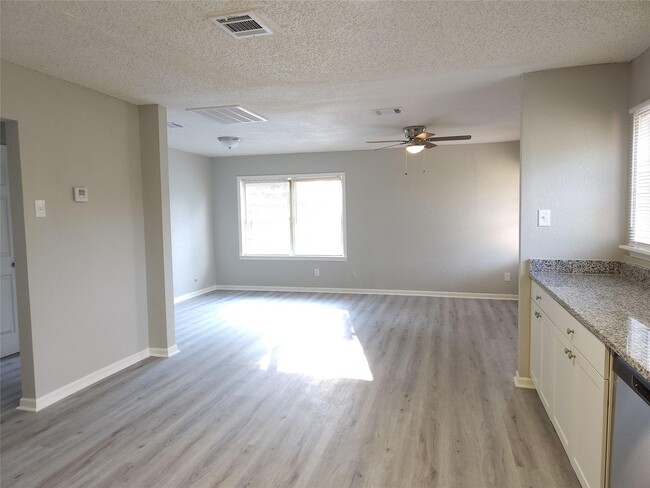 Photo - 6301 Anderson St