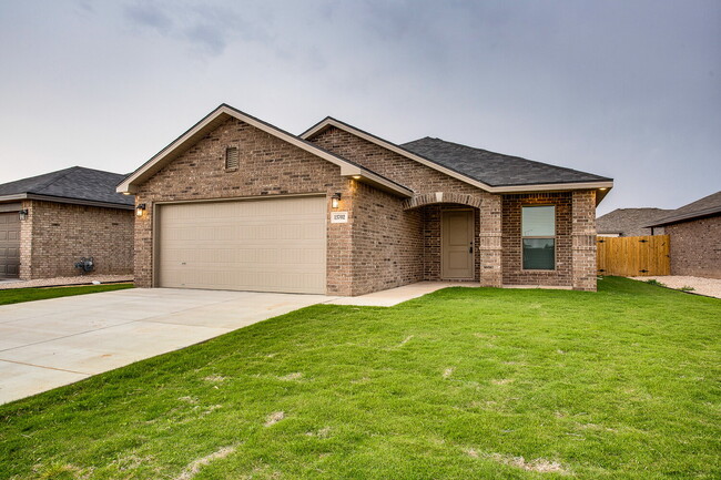 Building Photo - Beautiful 3/2/2 Tiffany Floor Plan