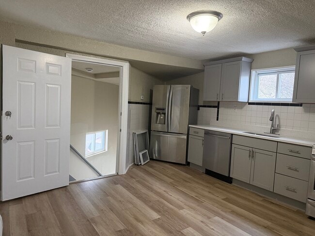Building Photo - 48 Wamesit St Unit 2