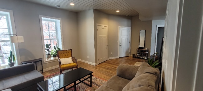 Photo - 219 Park Row Unidad B