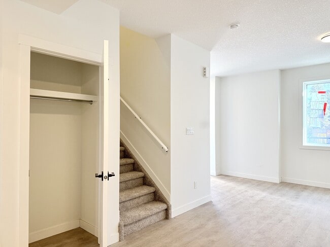 Photo - 14002 123a Ave NW Unit 1