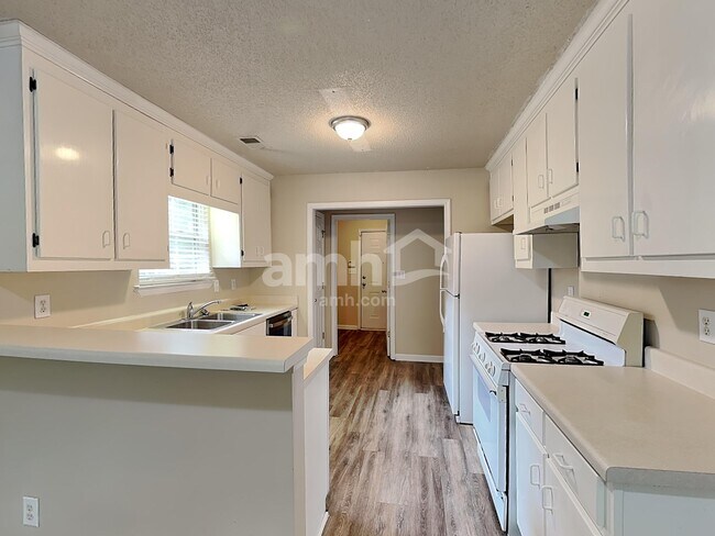 Photo - 140 Cannon Dr