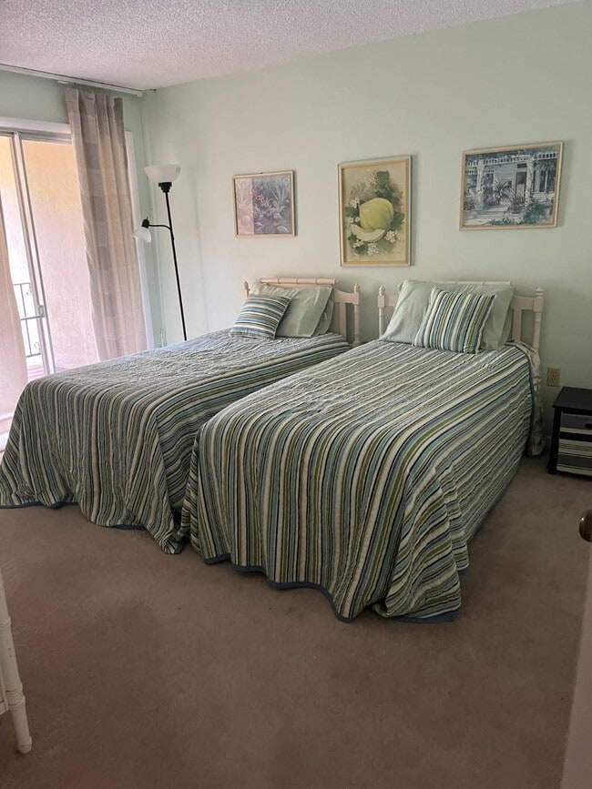 Photo - 3731 Edgewater Dr