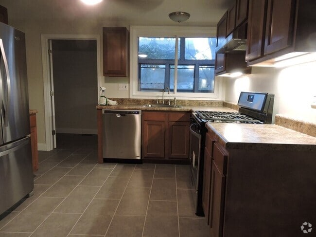 Building Photo - 202 Cayuga St Rental