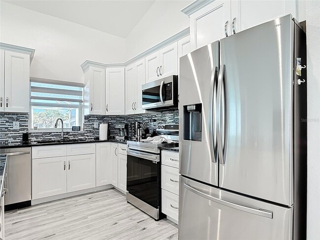 Photo - 202 Long Meadow Ln S
