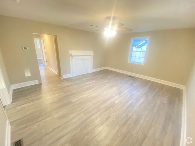 Building Photo - Fully Remodeled 2022 2bd/1ba House close t...