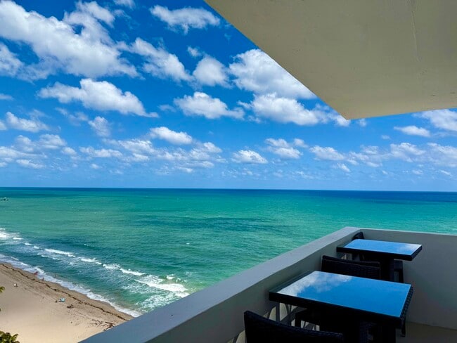 Building Photo - 4250 Galt Ocean Dr Unit 14t
