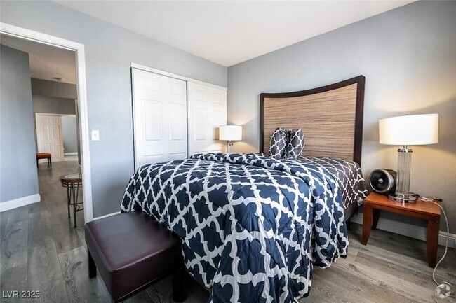 Building Photo - 3833 Via Lucia Dr Rental