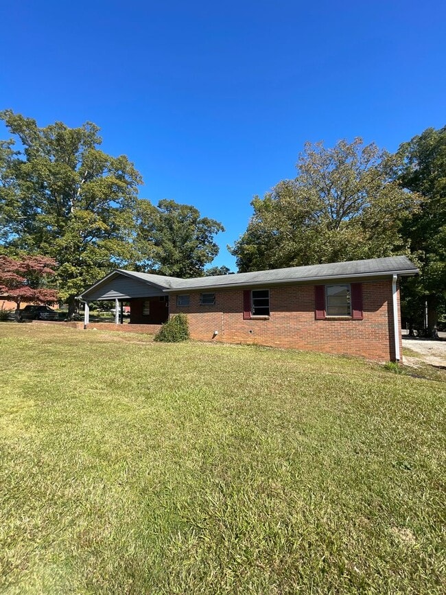 Photo - 303 Frazier Dr