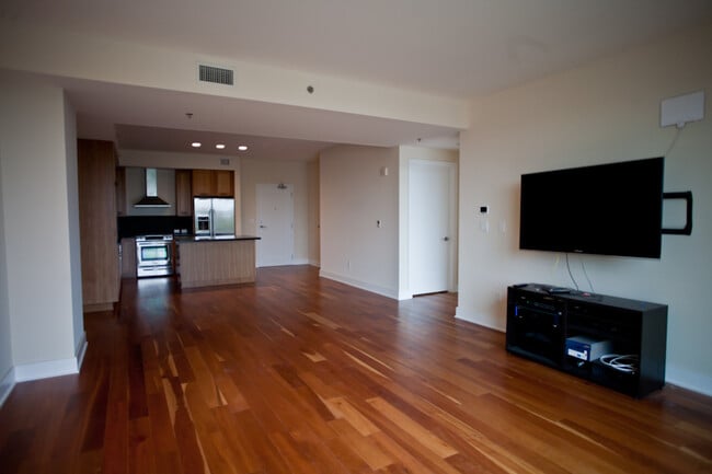 Building Photo - Rare Opportunity: Stunning and Spacious One-Bedroom Condo in Greenbridge!