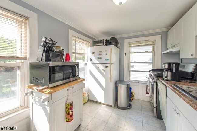 Photo - 161 Western Ave