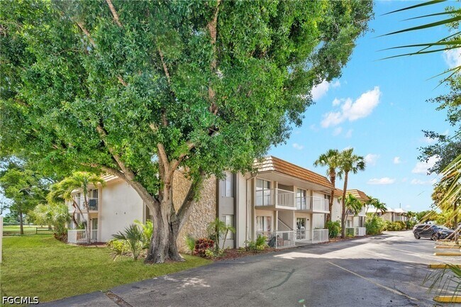 Photo - 1830 Maravilla Ave Unit 401