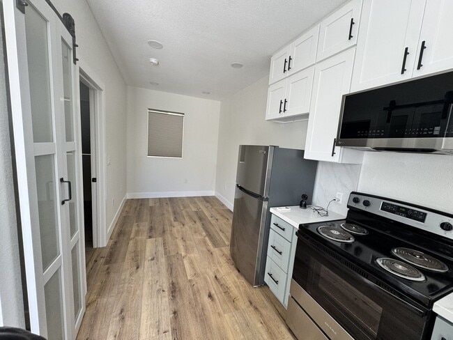 Photo - 1249 Center Ave Unidad C