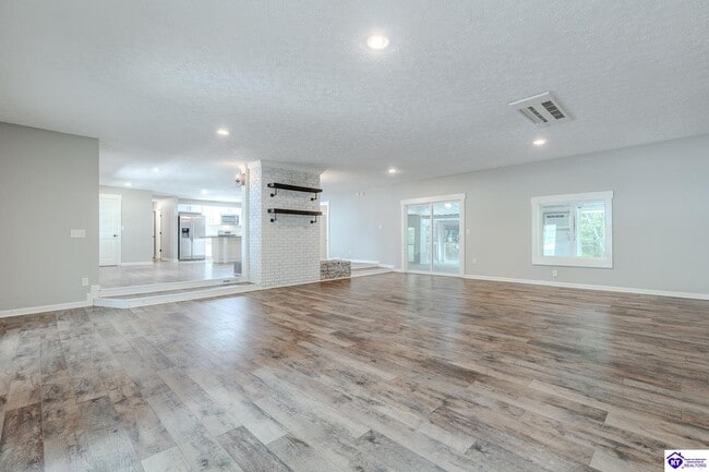 Photo - 343 Meadowview Dr