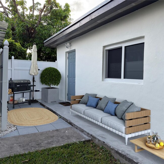 Building Photo - 1850 SW 73rd Court Rd Unit Studio