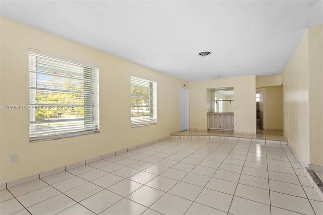 Photo - 12905 NE 4th Ave