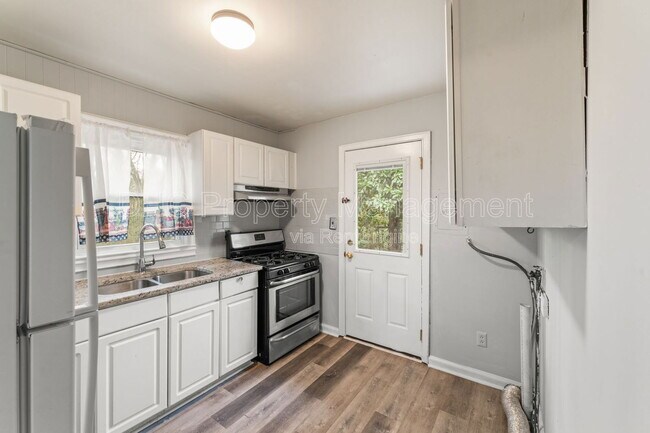 Photo - 575 Georgia Ave