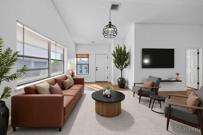 Photo - 339 SW 15th St Unidad 1-2