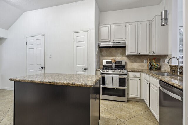 Photo - 18617 Hiddenbay Way