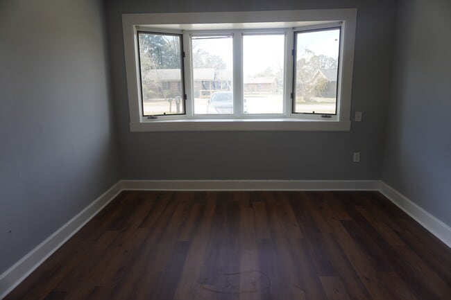 Photo - 207 Berry Ct