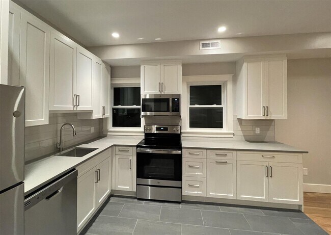 Photo - 70 Spring St Unit 2