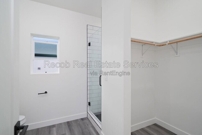 4687 49th St Unidad 2