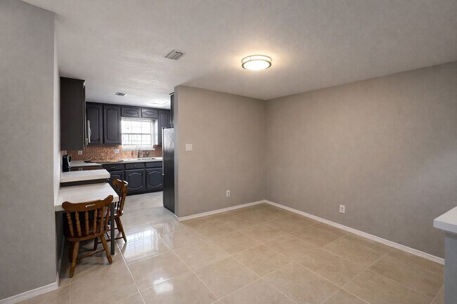 Photo - 2401 S Jackson Rd