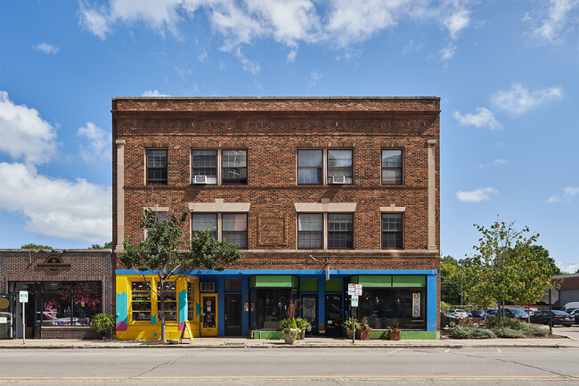 Building Photo - 1233 Chicago Ave Rental