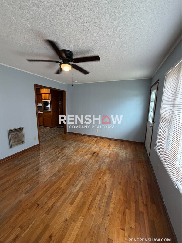 Photo - 179 W Main St