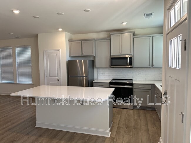 Photo - 1027 S Point Rd