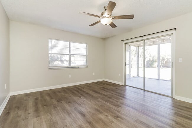 Photo - 7964 Putnam Cir