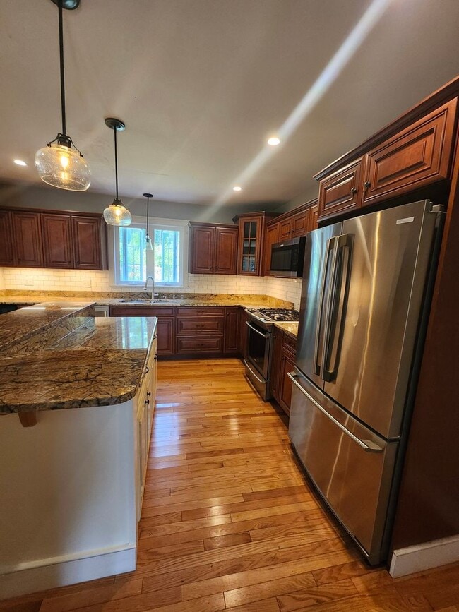 Photo - Oversized 3-Bedroom Duplex for Rent – $3,000/Month Unidad 86 Gilboa