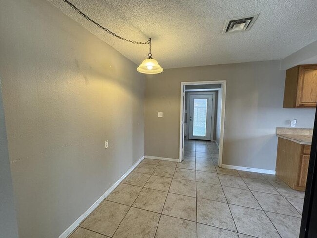 Photo - 1345 Agate Ave