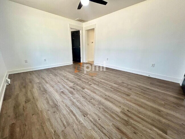 Photo - 132 S Elgin Ave Unit 132 S Elgin St.