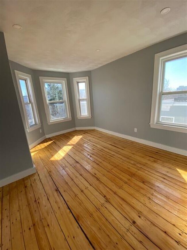 Photo - 289 Windsor St Unit 1