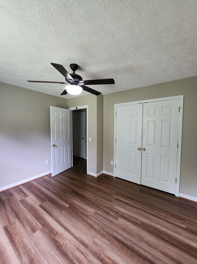 Photo - Weaverville Rental