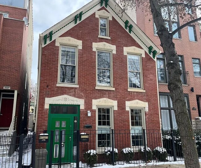 Photo - 1023 N Winchester Ave Unit 2