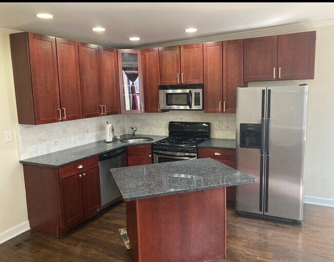 Photo - 1119 W Grand Ave