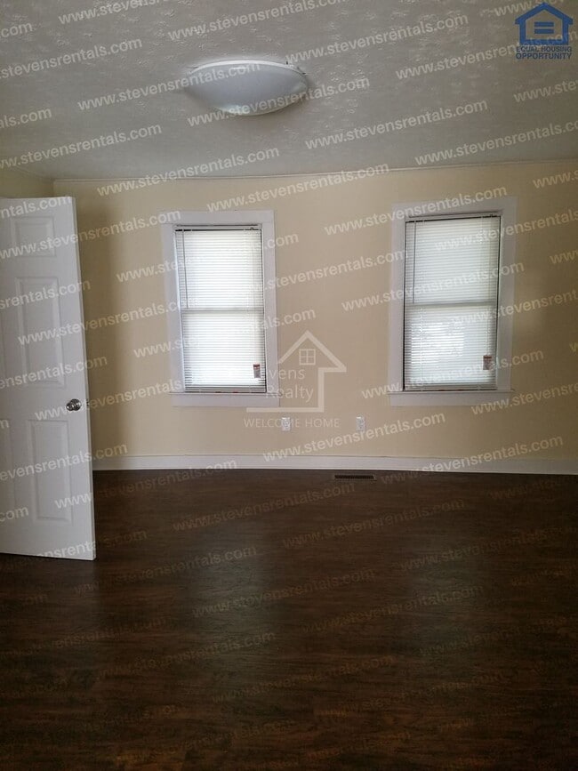 Photo - 2420 Chicago Ave