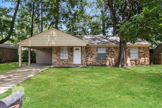 Building Photo - 3020 Normandy Dr Rental