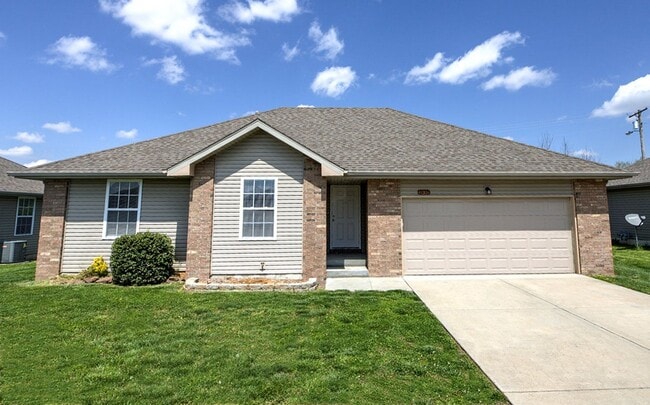Building Photo - 3 Bedroom in Republic! Rental