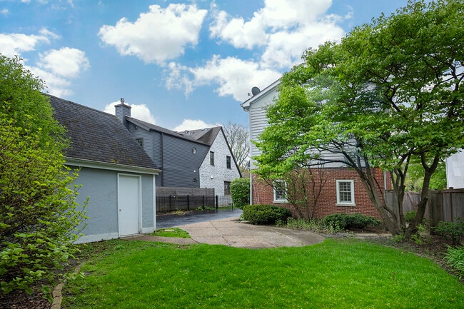 Photo - 651 Brier St