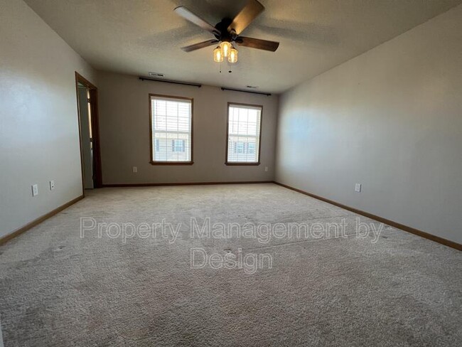 Photo - 1005 NE Kamies Ln