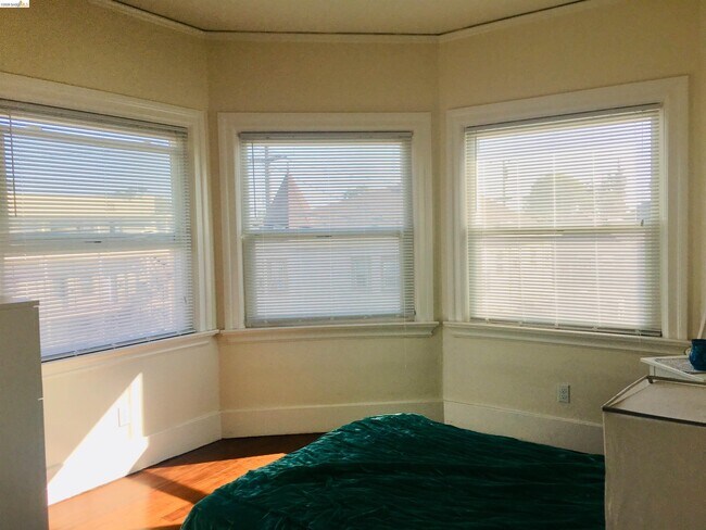 2448 Foothill Blvd
